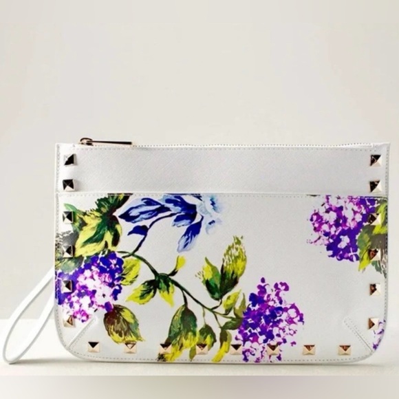 NWT-White House Black Market Clutch-Studded Wristlet Hydrangea - Picture 2 of 6